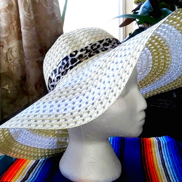 Groovy Glam Accessories - GROOVY GLAM Beige Striped Wide Brim Straw Hat Summer Floppy Leopard Band